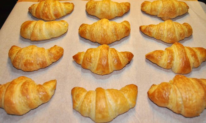 Cornetti sfogliati croissant francesi (23)